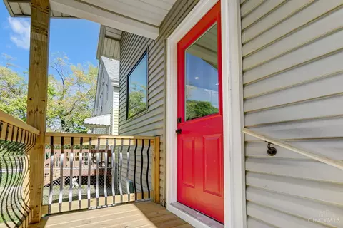 Exterior - 3907 Watterson Rd, Fairfax, OH 45227 photo 7 of 12