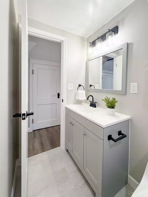 Bath - 3907 Watterson Rd, Fairfax, OH 45227 photo 12 of 12