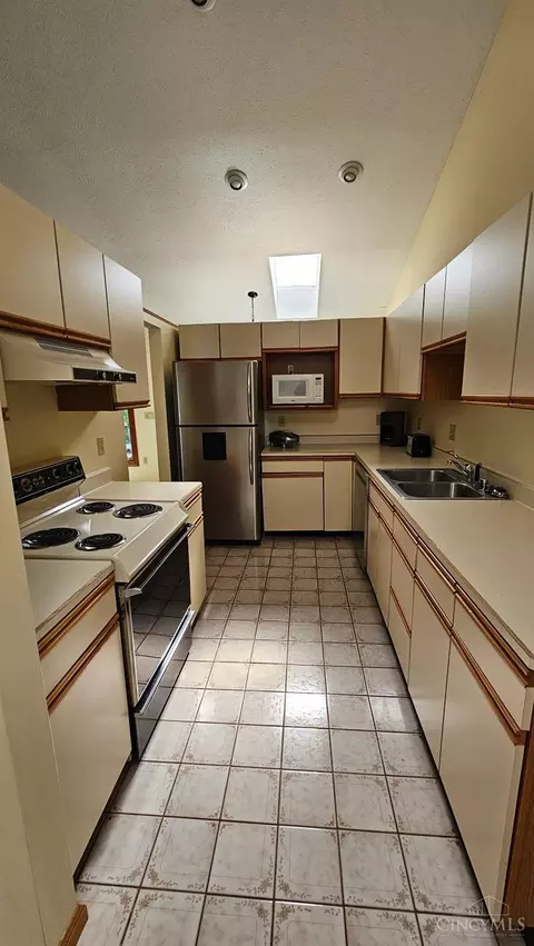 2340 Springdale Rd, Cincinnati, OH 45231 photo 8