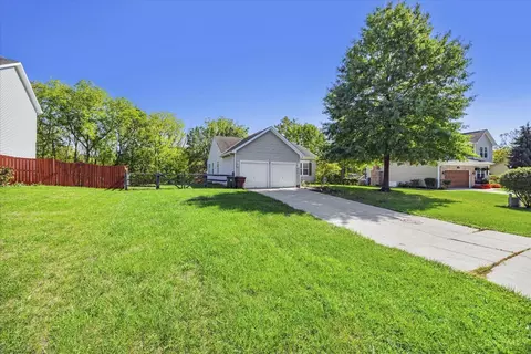 10574 Millfarm Ct, Cincinnati, OH 45231 photo 2
