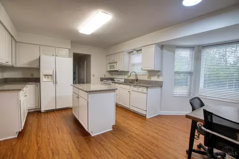 Kitchen - 8345 Timber Ln, Mason, OH 45040 photo 1 of 3