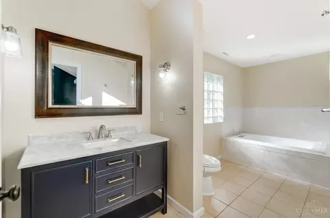 9682 Northfield Ln, Cincinnati, OH 45231 photo 21