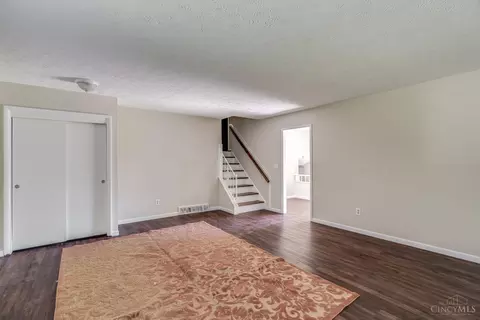 1249 Beechpoint Dr, Cincinnati, OH 45231 photo 3