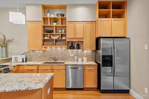 Kitchen - 1412 Pleasant St, Cincinnati, OH 45202 photo 5 of 6