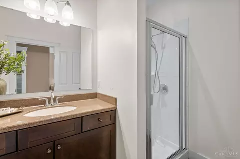 Bath - 1412 Pleasant St, Cincinnati, OH 45202 photo 3 of 5