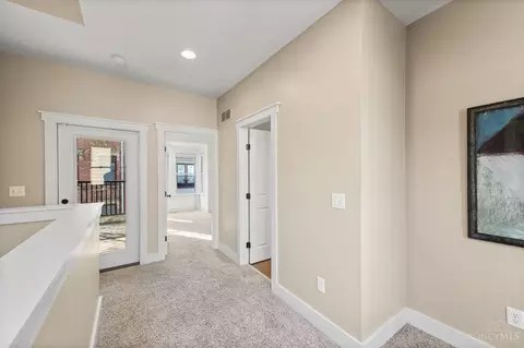 Entry Way - 1412 Pleasant St, Cincinnati, OH 45202 photo 6 of 11
