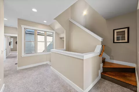 Entry Way - 1412 Pleasant St, Cincinnati, OH 45202 photo 9 of 11