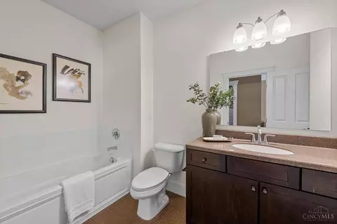 Bath - 1412 Pleasant St, Cincinnati, OH 45202 photo 2 of 5
