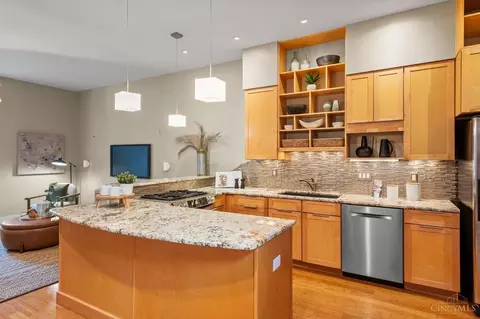 Kitchen - 1412 Pleasant St, Cincinnati, OH 45202 photo 2 of 6