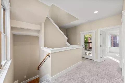 Entry Way - 1412 Pleasant St, Cincinnati, OH 45202 photo 5 of 11