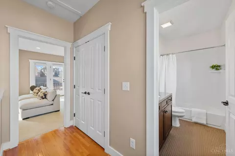 Entry Way - 1412 Pleasant St, Cincinnati, OH 45202 photo 11 of 11