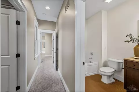 Entry Way - 1412 Pleasant St, Cincinnati, OH 45202 photo 8 of 11