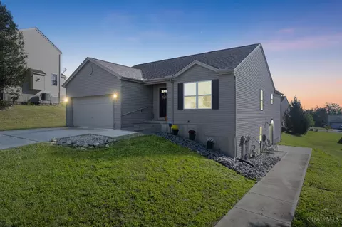 220 Mollie Dr, Hamilton, OH 45013