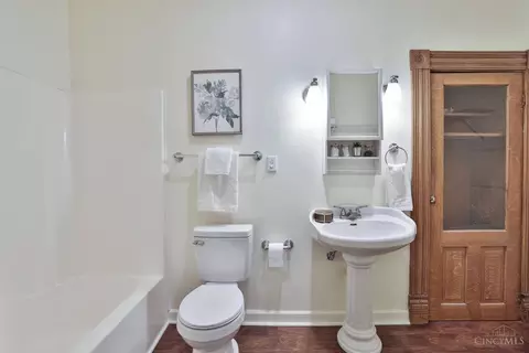 Bath - 515 Center St, Blanchester, OH 45107 photo 2 of 5