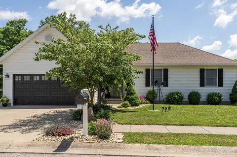 112 Elizabeth Dr, Hillsboro, OH 45133