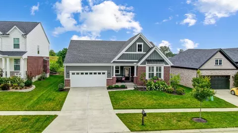 1172 Golf Club Dr, Lebanon, OH 45036