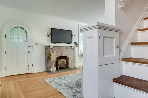 Entry Way - 4383 Haight Ave, Cincinnati, OH 45223 photo 1 of 3