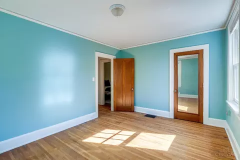 Bedroom - 4383 Haight Ave, Cincinnati, OH 45223 photo 3 of 6