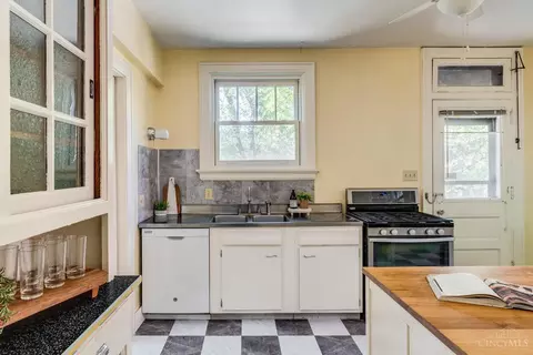 Kitchen - 4383 Haight Ave, Cincinnati, OH 45223 photo 1 of 5