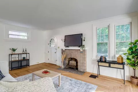 Living - 4383 Haight Ave, Cincinnati, OH 45223 photo 1 of 3