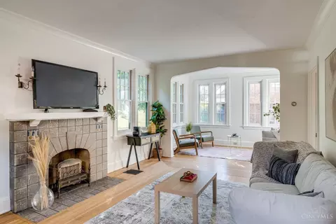 Living - 4383 Haight Ave, Cincinnati, OH 45223 photo 2 of 3