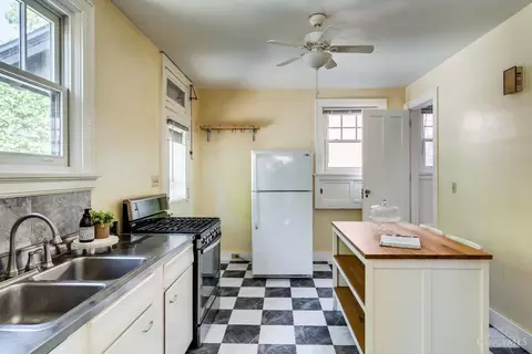 Kitchen - 4383 Haight Ave, Cincinnati, OH 45223 photo 5 of 5