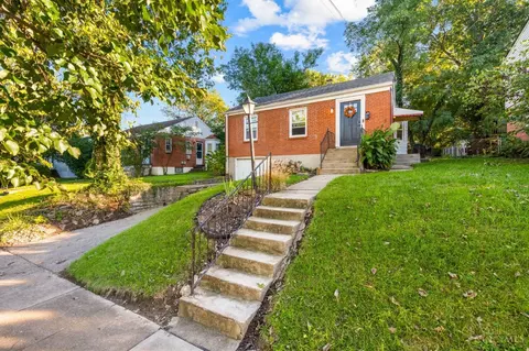 349 Durrell Ave, Wyoming, OH 45215