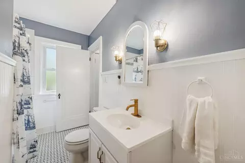 Bath - 3650 Epworth Ave, Cincinnati, OH 45211 photo 4 of 5
