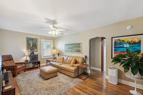 Living - 3650 Epworth Ave, Cincinnati, OH 45211 photo 1 of 2