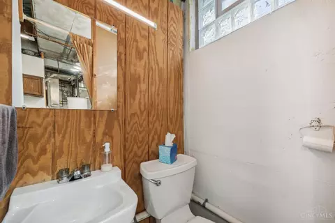 Bath - 3650 Epworth Ave, Cincinnati, OH 45211 photo 5 of 5