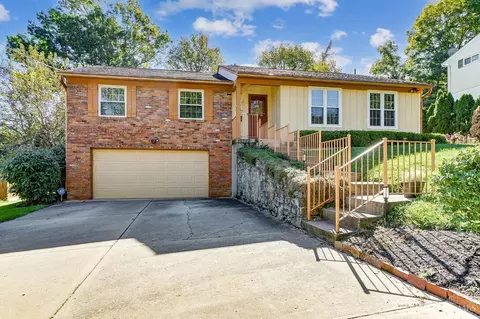 Exterior - 2522 Ranchvale Dr, Cincinnati, OH 45230 photo 2 of 13