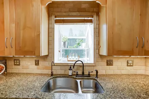 Kitchen - 2522 Ranchvale Dr, Cincinnati, OH 45230 photo 5 of 5