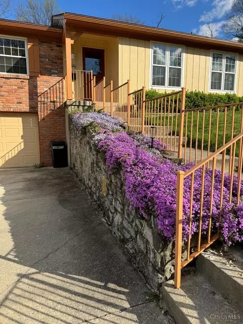 Exterior - 2522 Ranchvale Dr, Cincinnati, OH 45230 photo 12 of 13