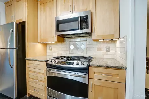 Kitchen - 2522 Ranchvale Dr, Cincinnati, OH 45230 photo 2 of 5