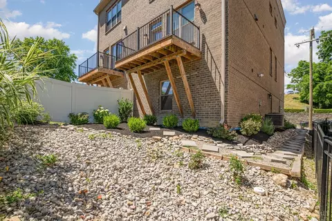 Exterior - 533 Ringgold St, Cincinnati, OH 45202 photo 8 of 10