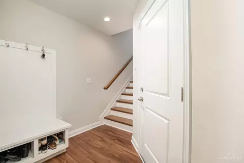 Entry Way - 533 Ringgold St, Cincinnati, OH 45202 photo 2 of 2