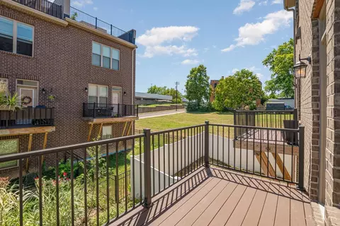 Exterior - 533 Ringgold St, Cincinnati, OH 45202 photo 7 of 10