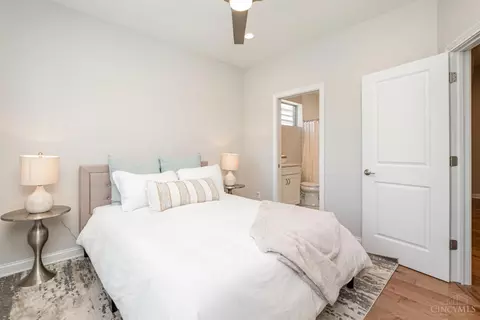 Bedroom - 533 Ringgold St, Cincinnati, OH 45202 photo 4 of 4