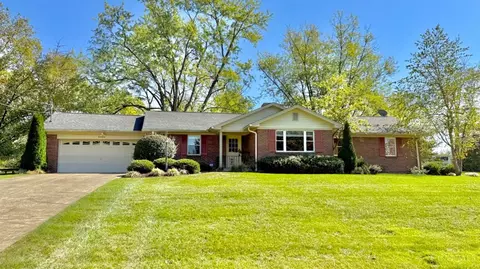 8604 Ridgecrest Dr, West Chester, OH 45069