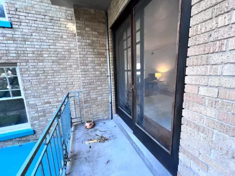 Exterior - 3896 Reading Rd #Q, Cincinnati, OH 45229 photo 6 of 8