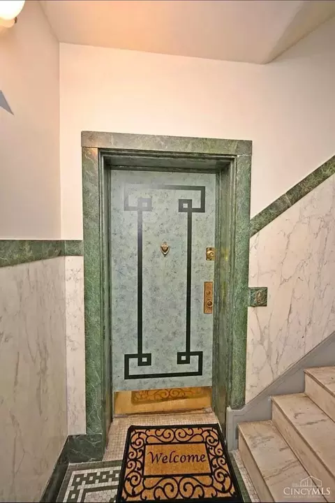 Entry Way - 3896 Reading Rd #Q, Cincinnati, OH 45229 photo 2 of 3