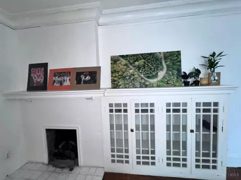 Living - 3896 Reading Rd #Q, Cincinnati, OH 45229 photo 1 of 2