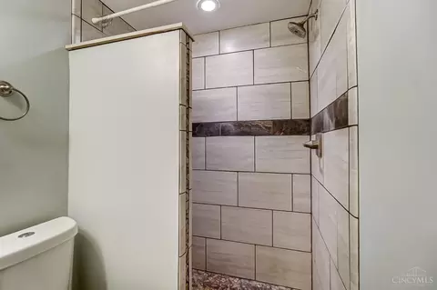 916 Surrey Trl, Cincinnati, OH 45245 photo 62
