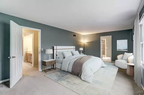 916 Surrey Trl, Cincinnati, OH 45245 photo 30