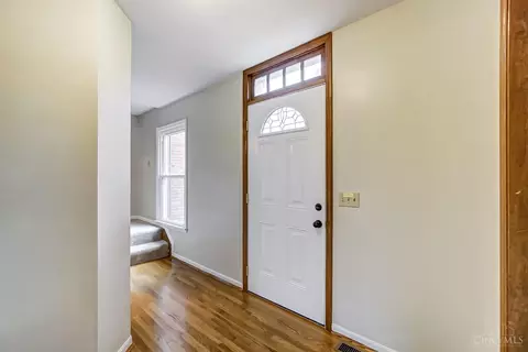 916 Surrey Trl, Cincinnati, OH 45245 photo 4