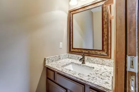 916 Surrey Trl, Cincinnati, OH 45245 photo 28