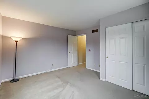 916 Surrey Trl, Cincinnati, OH 45245 photo 55