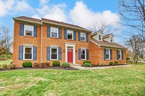 916 Surrey Trl, Cincinnati, OH 45245 photo 2
