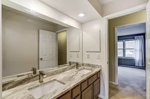916 Surrey Trl, Cincinnati, OH 45245 photo 50