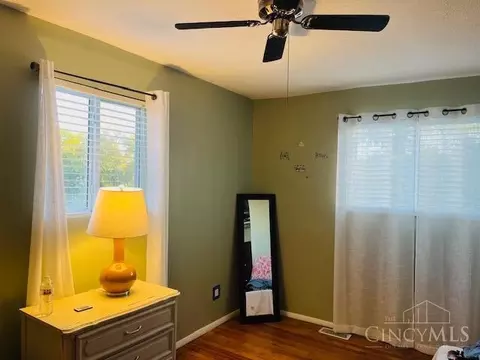 1327 Meredith Dr, Cincinnati, OH 45231 photo 11